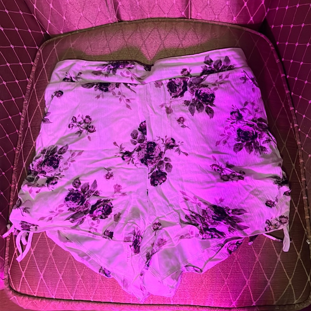 NWT White Floral Shorts